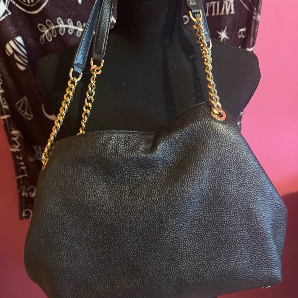 Michael Kors Black Pebbled Leather Shoulder Bag with Gold Chain Straps - Picture 5 of 6
